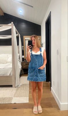 Casual Long Dresses, Mormon Outfits Casual, Girly Overall Outfits, Cute Modest Outfits Aesthetic, Southern Classy Outfits, Beachy Overalls Outfit, Overall Outfit Ideas, Cute Summer Chruch Dresses, Overall Dress Outfit