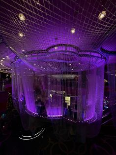 The cosmopolitan purple chandelier bar in Las Vegas Nevada The Cosmopolitan Las Vegas, High Roller Las Vegas, Cosmopolitan Vegas, Ski Bar, Vegas Club, Vegas Bars, Magical Stuff, Vegas Clubs