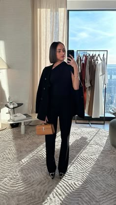 Minimal Work Outfit, Corporate Aesthetic, Paris Trip Outfits, Class Outfits, Classy Outfits For Women, Corporate Attire, Modesty Fashion, Aesthetic Tiktok