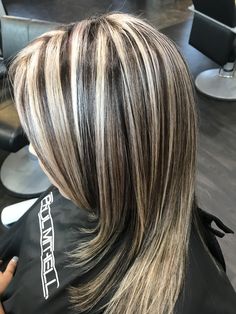 Shunk Highlights, 2000s Hairstyles, Long Silver Hair, Hair Highlights And Lowlights, Perfect Hair Color, Brown Hair With Blonde Highlights, Hair Color Shampoo