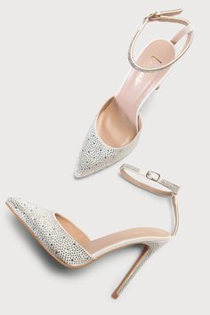 The 24 Best Places to Buy Wedding Shoes Online in 2024 Best Wedding Shoes, Badgley Mischka Shoes Wedding, Feather Heels, Fun Wedding Shoes, Wedding Shoes Flats, Wedding Flats, Size 11 Heels, Wedding Sandals, Classic Pumps