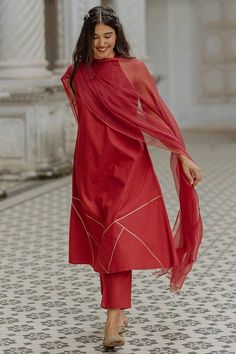 90s Suits, Best Designer Suits, Suits Indian, Stylish Kurtis Design, Lehenga Designs Simple, Simple Kurta Designs, Casual Indian Fashion, Desi Fashion Casual, Indian Dresses Traditional