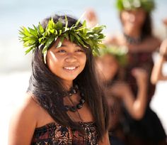 Pretty Light Skin, Island Clothes, The Starless Sea, Hawaiian Wear, Polynesian Cultural Center, Places To Travel With Friends, Urassaya Sperbund