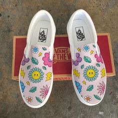 Painted Slip On Vans Sun Flowers, Coustmize Vans, Custom Slip On Vans, Teacher Shoes, Custom Sneakers Diy, Face Flower, Slip On Vans, Shoe Designs