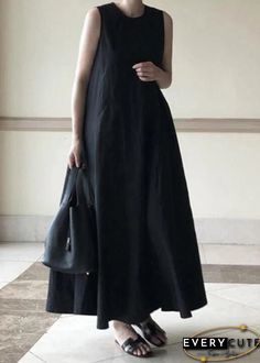 Black Sleeveless Dress With Spaghetti Straps For Summer, Casual Black Sleeveless Maxi Dress, Black Sleeveless Spaghetti Strap Dress For Summer, Black Sleeveless Maxi Dress For Summer, Casual Black Sleeveless Sundress, Black Sleeveless Dress For Beach, Casual Black Sleeveless Summer Dress, Chic Black Sleeveless Sundress, Black Sleeveless Solid Midi Dress