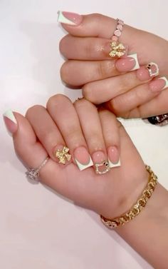 Gold Designed Nails, Short Nails Gold, Short Blinged Out Nails, Short Gold Nails, Short Nail Inspo, Shorties Nails, Nails After Acrylics, Bday Nails, Hoco Nails