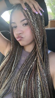 Knotless Braids Color 27 And 4, Knotless Braids Ideas With Color, Braid Colour Ideas, Box Braids Light Brown, Braids Blonde And Brown, Small Knotless Box Braids With Color, Color 4 Knotless Braids, Blonde And Brown Knotless Braids, Box Braid Colors Ideas Light Skin