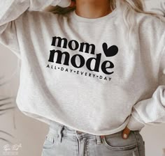 Best Mom Ever Shirt, Mom Life Sweatshirt, Cute Mom Shirts Vinyl, Fun Mom Shirts, Svg Shirt Ideas For Women, Etsy Shirt Ideas, Cricut Mom Shirts, Mom Cricut Shirts, Cricut Tshirt Ideas For Women