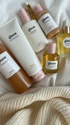 Shower Skin Care, Clean Girl Aesthetic, Glow Skin, Hair Perfume, Body Skin Care Routine, Clean Girl, Skin Care Essentials