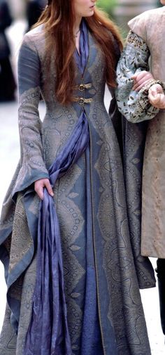 medieval dress. Oh, if I could only figure out how to make this.#MedievalJousting #JustJoustIt Game Of Thrones Costumes, Gra O Tron, Evolution Of Fashion, Sophie Turner, Fantasy Costumes