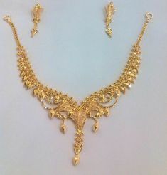 Trendy Gold Necklace, African Jewellery, Bridal Necklace Designs, Gold Jewelry Outfits, Wedding Party Wear, Gold Necklace Indian Bridal Jewelry, Gold Necklace Simple, Bridal Jewelry Collection