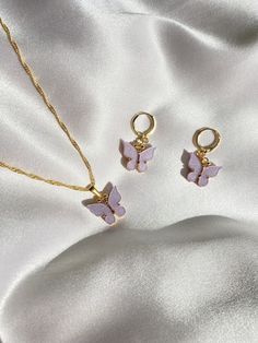 Butterfly Necklace And Earrings, Pink Purple Butterfly, Butterfly Accessories, Butterfly Jewellery, قلادات متدلية, Butterfly Earring, Blue Lavender, Jewelry Accessories Ideas, Butterfly Pendant Necklace