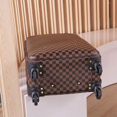 Description L.V Exqusite Travelling Luggage Damier Ebene Canvas Unisex, Travel Luggages 20in/50cm LV Rep 1:1 This rolling luggage for the 21st century traveller is fashioned in iconic canvas with an Aluminum wide trolley system. Size: 50 cm / 20 inches Damier Ebene canvas Cabin size Ultra-light canvas Mesh lining Pull zipper closure lock system 4 double compact wheels Handle: Double Include box, dust bag. This product is of the best quality. Louis Vuitton Shirt, Mens Luggage, Lighted Canvas, Luxury Products, Loafer Mules, Damier Ebene, Evening Clutch Bag, Accessories Store, Tote Backpack