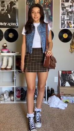 Cropped Jean Vest Outfit, Grandma Vest Outfit, 90s Denim Skirt Outfit, Denim Vest Outfits, Cool School Outfits, Jean Vest Outfits, Casual New Years Eve Outfits, Vanessa Cooper