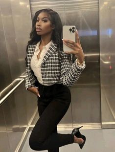 Corporate Baddie Outfits, Cute Professional Outfits, Corporate Baddie, Outfit Elegantes, Chique Outfit, Business Professional Outfits, Fashionable Work Outfit, Business Attire Women, Cute Work Outfits