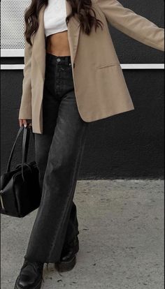 Tan Blazer, Chique Outfits, Looks Street Style, Mode Inspo, Outfit Inspo Fall, Looks Style, Mode Inspiration, Winter Fashion Outfits, Outfits Casuales