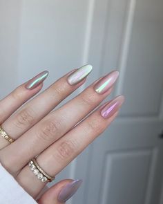 kyliejenner nail inspo | kylie jenner vacation nails | 📸: jesslizs Kylie Jenner Vacation Nails, Uñas Kylie Jenner, Khloe Kardashian Nails, Natrual Nails, Kardashian Nails, Retro Nails