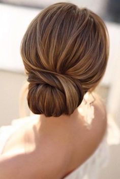 Elegant Updo Hairstyles, Bridal Hairstyle Ideas, Hairstyles For Brides, Bride Hair Piece, Bridesmaid Hair Comb, Wedding Hairstyles For Medium Hair, Classy Hairstyles