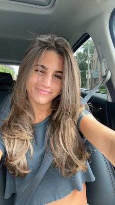 Brown Medium Hair With Layers, Haircut Ideas Brunette, Blond Highlights On Brunette Hair, Brown Hair With Layers And Face Framing, Hair Inspo Brunette Highlights, Haircut Ideas Brown Hair, Blowout Hair Aesthetic, Light Brown Hair With Long Layers, Brunette Layers With Highlights