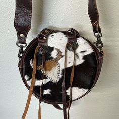 Myra‘s Handbag And Accessories With Cowhide Leather And A Stitched Cow Skull On Front As Seen In Photos. Nwt Handmade Crossbody Shoulder Bag For On-the-go, Handmade Crossbody Bag For On-the-go, Leather Pouch Bag With Adjustable Handle, Leather Satchel With Adjustable Handle In Pouch Shape, Cowgirl Bachelorette, Cow Skull, Cowhide Leather, Crossbody Bags, Cow