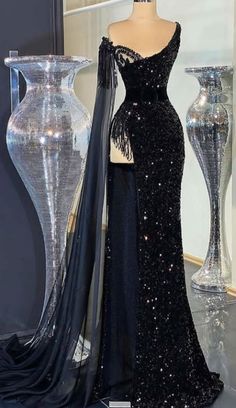 Black Met Gala Dress Ideas, Dress Met Gala Ideas, Met Gala Dresses Black, Black Met Gala Dress, Met Gala Dresses Ideas, Met Gala Outfits Ideas, Victorian Prom Dress, Luxury Prom Dresses, Extravagant Dresses