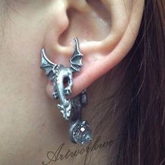 Cool Dragon with wings Puncture Ear Stud Womens Mens Unisex Earring One Piece Fantasy Style Pierced Cartilage Earrings For Gift, Dragon Earrings Cuffs, Dr Jewelry, Dragon With Wings, Dragon Ear Cuffs, Dragon Stuff, 3d Dragon, Witch Shop, Unisex Earrings