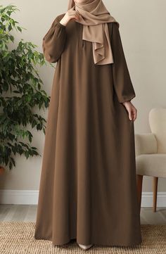 Borkha Design, Hijabi Casual, Brown Abaya, Crossiant Recipes, Islamic Lifestyle, Maggi Recipes