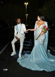 Sky Blue Prom Dress Black Couple, Sky Blue Prom Couple, Cute Prom Colors For Couples, White And Blue Prom Suit, Blue And White Prom Couple, Grey And Blue Prom Suit, Turquoise Prom Couple, Light Blue Prom Couple Outfits, Light Blue Prom Suit