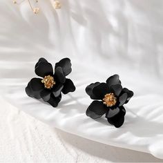 New With Box Black Bloom Stud Earrings With Gold Accent Zinc Alloy Post Polymer Clay Flower .98 In Please Note That I Only Have These In Limited Quantities. Once My Listing Updates To Sold I No Longer Have Inventory. Trendy Black Flower-shaped Jewelry, Chic Black Flower Jewelry, Black Flower Earrings For Gift, Black Flower Earrings As Gift, Black Flower-shaped Earrings For Gift, Black Flower Shaped Earrings For Gift, Black Gold Jewelry, Clay Flower, Polymer Clay Flowers