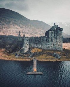 the instagram page on instagram com shows an image of a castle in scotland