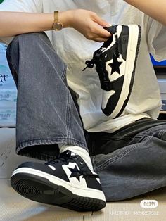 2000s Fashion Shoes, 2000s Sneakers, 2000 Nike, Douyin Style, Bapesta Shoes, Estilo Vans, 2000 Aesthetic, Bape Shoes, Early 2000s Aesthetic