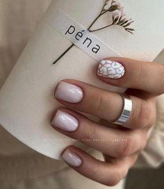 Bussines Nails Ideas, Nail Art Simple Minimalist, Summer Nude Nail Designs, Trend Nails, Gel Nail Manicure Ideas, Milky Rose Nails, Halo Nails, New Nail Trends