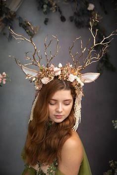 Deer Fairy Costume, Antler Crown Headpieces, Goddess Crown Diy, High Fae Costume, Mother Nature Costumes, Nature Headdress, Aesthetic Crowns, Moss Crown, Antlers Costume