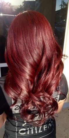 Hair Color Red Highlights, Red Hair Inspiration, Wine Hair, Red Hair Inspo, Hair Color Burgundy, Hair Color Auburn, Pinterest Hair, Hair Red, Auburn Hair