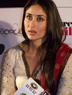 Kareena Kapoor Short Hair, Adda Khan, 2000s Celebrities, Indian Makeup Looks, Debut Photoshoot, Angrakha Style, Diwali Outfits, Bollywood Pictures