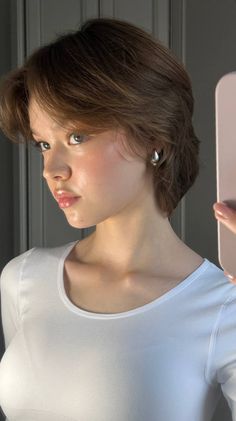 Ulzzang Short Hair, Chestnut Hair Color, Bangs With Medium Hair, Haircut Inspiration