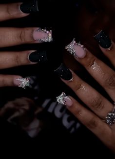 Birthday Nails With Bling, Short Nails Diamonds, Black Nail Designs Y2k, Short Duck Nails Acrylic Y2k Black, Short Black Nails With Charms, Black Duck Nails With Charms, Black Short Duck Nails, All Black Nail Designs, Charm Nails Pink