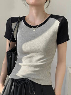 Style: Casual/Street/Vintage Fabric Content: Polyester Fit Type: Slim Fit Neckline: Crewneck Sleeve Length: Short sleeve Evening Party Outfit, Cute Grunge, Alt Clothes, Pastel Goth Fashion, Academia Fashion, 2000s Outfits, Baby Tees Y2k, Y2k Baby Tee, Trendy Summer Outfits