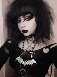 1980s Goth Makeup, Trad Goth Makeup Looks, Trad Goth Hair, 80s Trad Goth, Types Of Goth