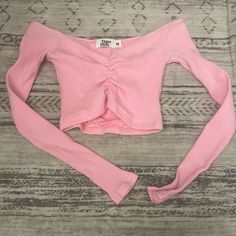 Size Medium Never Worn But Took Tags Off Casual Long Sleeve Ruched Crop Top, Trendy Long Sleeve Ruched Crop Top, Trendy Ruched Tops For Spring, Fitted Ruched Crop Top Casual, Casual Ruched Crop Top For Spring, Stretch Ruched Crop Top For Day Out, Pink Ruched Crop Top For Spring, Pink Ruched Cotton Top, Pink Long Sleeve Top