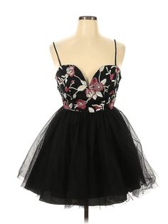 The Social Code Cocktail Dress Size: 15 Black Dresses - used. 100% POLYESTER, Party, Sweetheart, Floral, Short, Strapless | The Social Code Cocktail Dress - Party: Black Floral Dresses - Used - Size 15 Black V-neck Mini Dress For Homecoming, Black Homecoming Dress For Holiday, Black Sleeveless Homecoming Dress, Black V-neck Dress For Homecoming, Black Mini Dress For Homecoming, Black Mini Dress For Homecoming And Prom Season, Black Summer Homecoming Dress, Black Dress With Sweetheart Neckline For Spring, Black Mini Dress For Prom Holiday