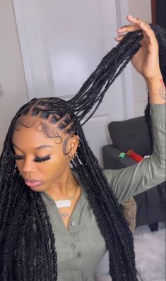 Braided Hairstyles For Black Women Cornrows, Feed In Braids Hairstyles, Faux Locs Hairstyles, Braids Hairstyles Pictures, Cute Box Braids Hairstyles