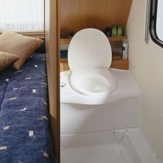 Thetford C402C RV Toilet - Campervan HQ Toilet Shower Combo, Cassette Toilet, Popup Camper Remodel, Wc Ideas, Rv Toilet, Camper Renovations, Horse Trailer Living Quarters, Camper Repair, Teardrop Campers