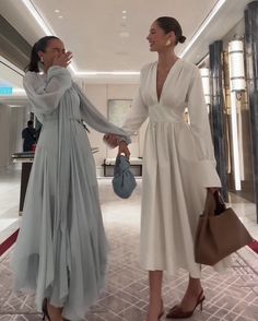 Alexandra saint mleux + rebecca donaldson - singapore gp 2024 White Dress Fancy, Dress Fancy, Church Outfits, Girls World, Work Looks, Trendy Hairstyles, Wedding Guest Outfit