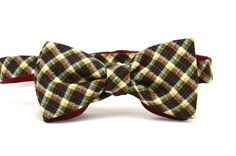 Checkered bow tie: Double-sided blue bow tie Fabric: Cotton Regulator: Metal Clasp: Metal hook Weight: 12 g Bow tie size: 10 x 6 cm. Bow ties first gained popularity a few hundred years ago and have remained in vogue ever since. They can be easily changed according to the current fashion, adapted to better suit a particular style, and be worn on many occasions, not just important events. Bow ties have long ago ceased to be an exclusively male accessory. A bow tie may accentuate the look of both Dapper Bow Ties For Semi-formal Occasions, Dapper Semi-formal Bow With Ties, Dapper Bow With Butterfly Knot, Dapper Semi-formal Standard Bow Tie, Bowties Men's, Classic Pre-tied Bow Tie With Butterfly Knot, Burgundy Bow Tie, Mens Bowtie, Plaid Bow Tie