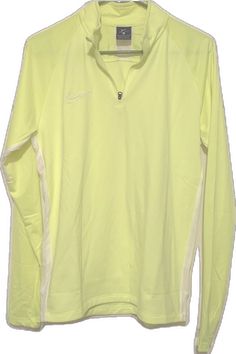 Nike Green Long Sleeve Tops, Tops Nike, Nike Long Sleeve, Nike Womens, Running Shirts, Nike Tops, Dri Fit, Women Long Sleeve, New Color