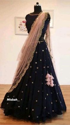 Tiara Aesthetic, Floral Skirt Outfits, Indian Outfits Lehenga, Simple Gowns, Designer Bridal Lehenga, Salwar Kamiz, Indian Gowns Dresses, Aesthetic Red, Indian Gowns