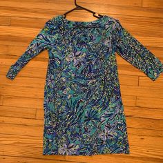 Dress Has Only Been Worn A Handful Of Times, No Signs Of Wear Or Tear. Looks Brand New!! Only Selling Because I Am Too Small For It Now! Blue Casual Dress With 3/4 Sleeves, Blue Printed Shift Mini Dress, Blue Dresses With 3/4 Sleeves For Vacation, Blue Printed Dress With 3/4 Sleeve, Blue Printed Shift Dress, Dresses Beautiful, Wear Or Tear, Lilly Pulitzer Dress, Lily Pulitzer