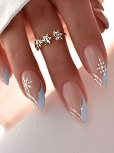 Snowflake Nail Design, Winter Nails Acrylic, Snowflake Nails, Festival Nails, Xmas Nails, Chic Nails, Cute Acrylic Nails, Holiday Nails, Nail Inspiration