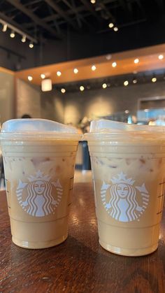 Instagram Story Starbucks, Starbucks Aesthetic Instagram Story, Starbucks Autumn, Iced Lattes, Yummy Alcoholic Drinks, Coffee Obsession, Starbucks Logo, Food Therapy, Coffee Drink Recipes